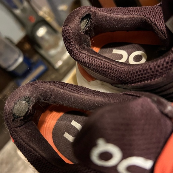 On cloud tennis shoes - Picture 4 of 6